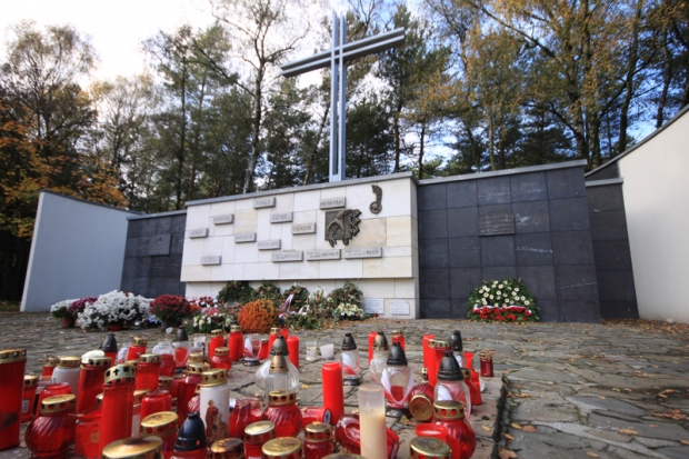 Mini Traper - Lommel, Polski Cmentarz Wojskowy